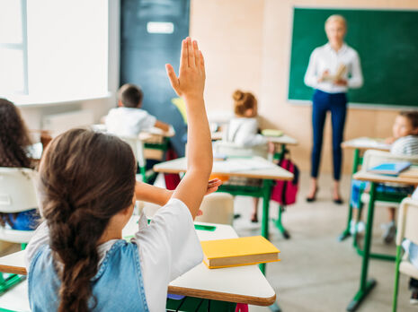 Украина не будет переходить на 12-летку в школах с 2024 года. В МОН назвали причину