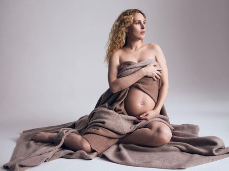 34-річна дочка Вілліса й Мур показала перше фото своєї новонародженої доньки. Вона повідомила, що народжувала первістка вдома