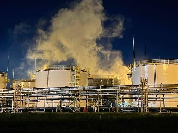 Ночью в Краснодарском крае России горел Ильский нефтеперерабатывающий завод 
