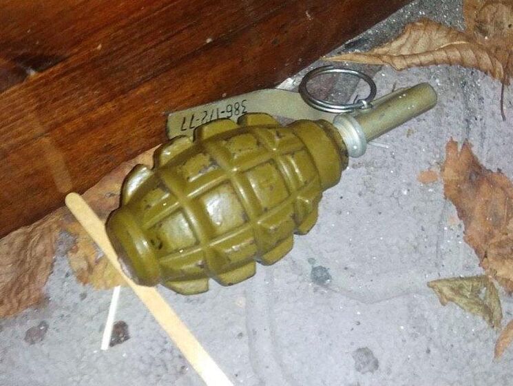 В Киеве в квартире взорвалась граната. Полиция задержала мужчину, который незаконно ее хранил