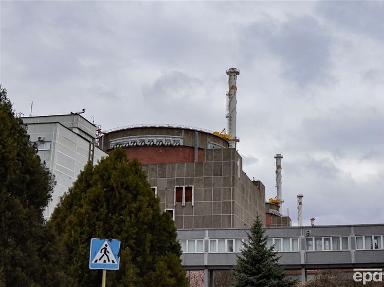 Украина и Франция призвали Россию покинуть ЗАЭС