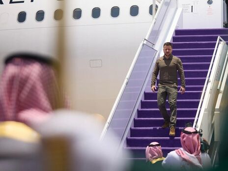 Зеленский прибыл в Саудовскую Аравию. По данным Bloomberg, потом он отправится в Японию на саммит G7