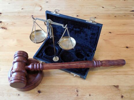 Суд ухвалив вирок експоліцейським, звинуваченим у тортурах та зґвалтуванні у Кагарлику