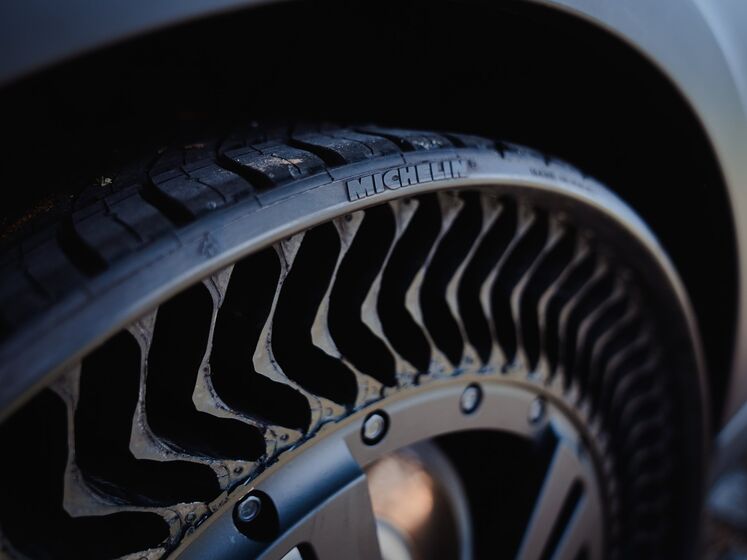 Французький виробник шин Michelin продав свої активи у Росії