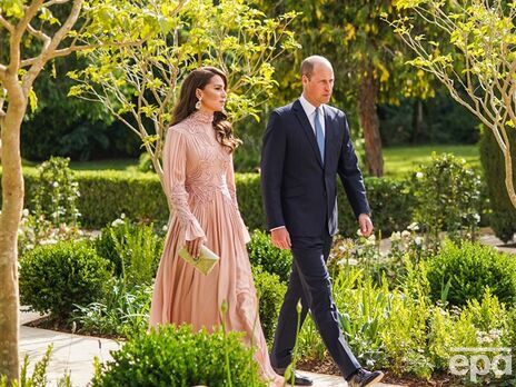 Принц и принцесса Уэльские поделились свадебными снимками с королевской свадьбы в Иордании