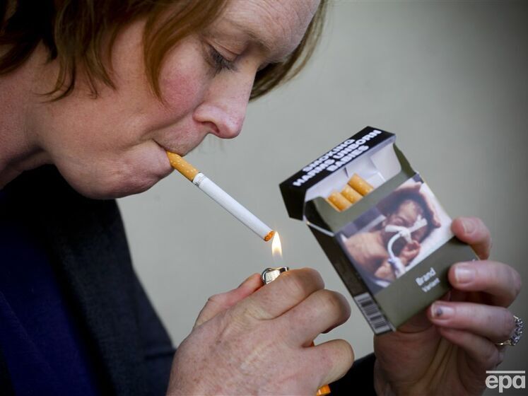 Канада объявила, что предупреждения о вреде для здоровья будут на каждой продаваемой в стране сигарете