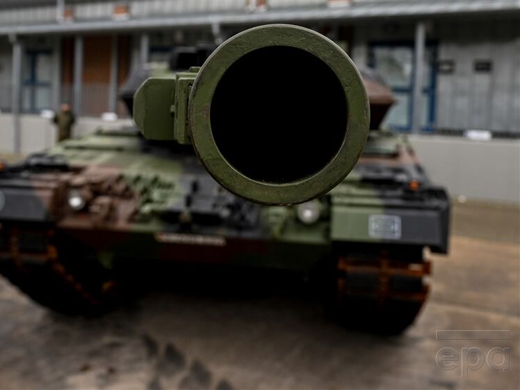 Швейцарська держкомпанія хоче продати 96 танків Leopard Україні