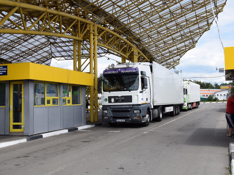 Польські фермери заблокували на кордоні рух вантажівок з України. Страйк може тривати до 13 червня – ДПСУ