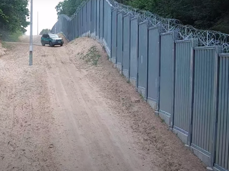 Польща завершила будівництво стіни на кордоні з Білоруссю – прикордонна служба