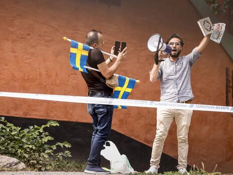 Поліція Швеції дозволила акцію зі спалюванням Корану. Прем'єр-міністр заявив, що це 
