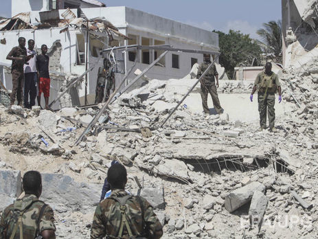 Смертники напали на базу миротворцев в Сомали, есть погибшие