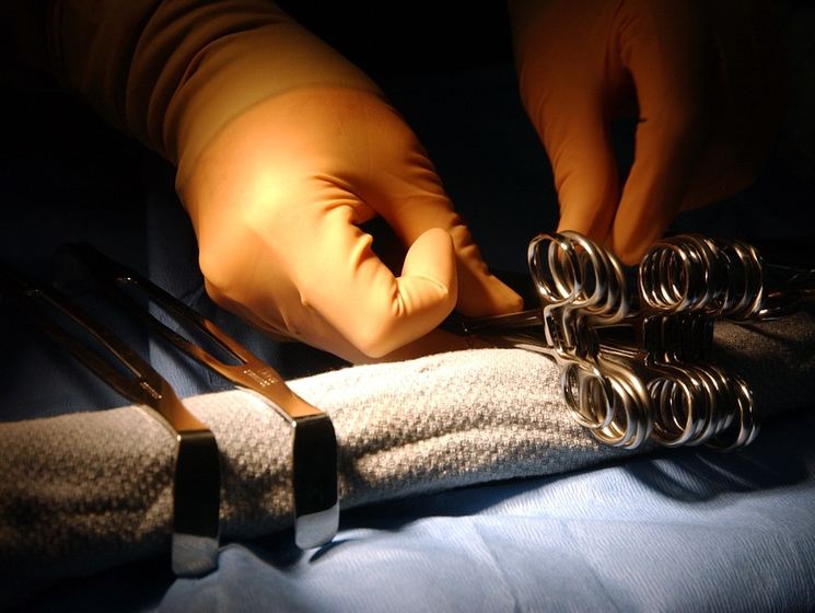 Вьетнамские врачи удалили из живота пациента хирургические ножницы, забытые во время операции 18 лет назад