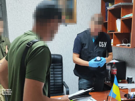 У Полтавській області затримали співробітника військкомату. Його підозрюють у допомозі ухилянтам