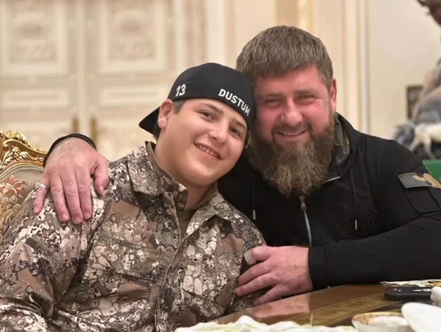 У Росії фігурант справи про спалення Корану – уродженець України – заявив, що його в СІЗО побив 15-річний син Кадирова