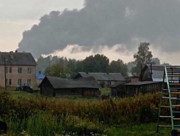 У Росії заявили про атаку дронами на військовий аеродром, пошкоджено один літак