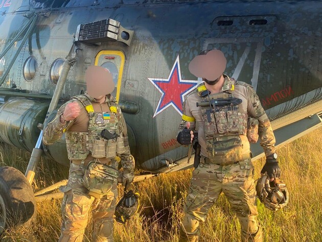 ЗСУ показали нові фото з вертольотом Мі-8, пілота якого завербувала українська розвідка, і розповіли подробиці операції 