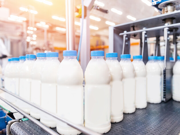 Теневые производители используют миф, что молоко на полках магазинов – 