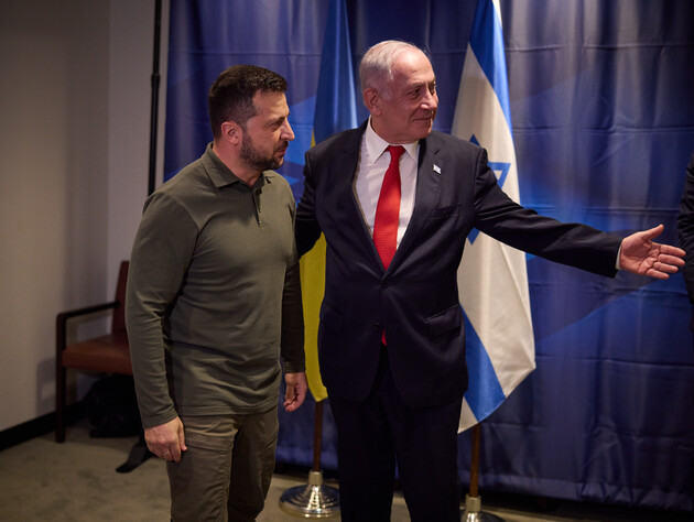 Зеленский в Нью-Йорке обсудил с Нетаньяху сотрудничество в гражданской обороне. По данным СМИ, президент Украины сказал, что 