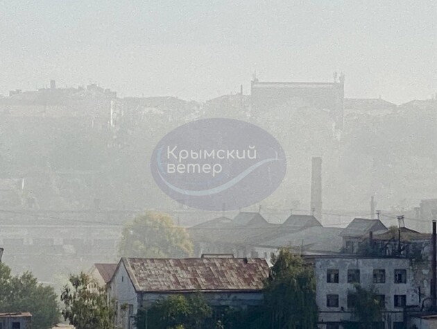 В Крыму раздались взрывы, Севастополь в дыму. Оккупанты заявили о работе ПВО по украинским ракете и дронам
