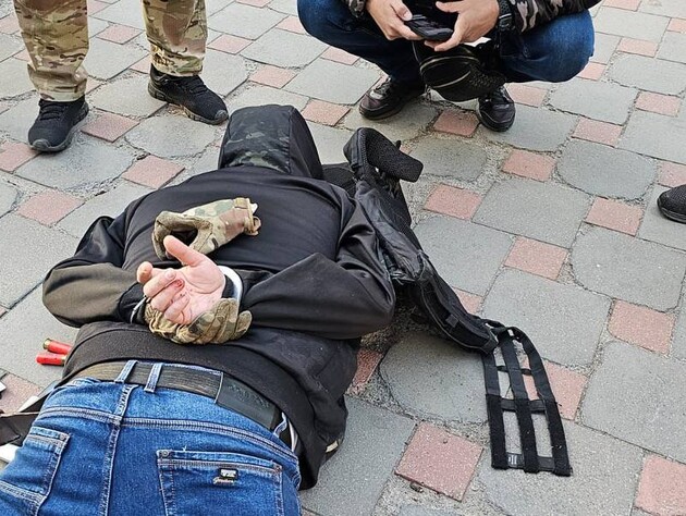 У Києві затримали озброєного чоловіка, який улаштував стрілянину в бізнес-центрі