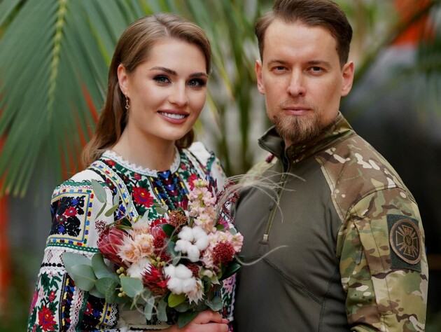 Спикер СБУ Дехтяренко, которого называют украинским секс-символом, женился на ведущей. Свадебные фото