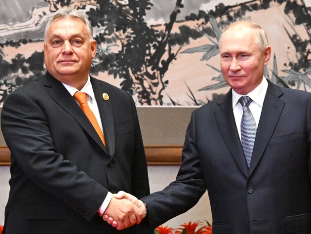 Кулеба: Сподіваюся, що Орбан хоча б вимив руки після рукостискання з Путіним