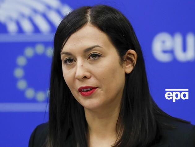 Угорська євродепутатка заявила, що ЄС потрібна перемога України, й закликала прискорити і збільшити допомогу