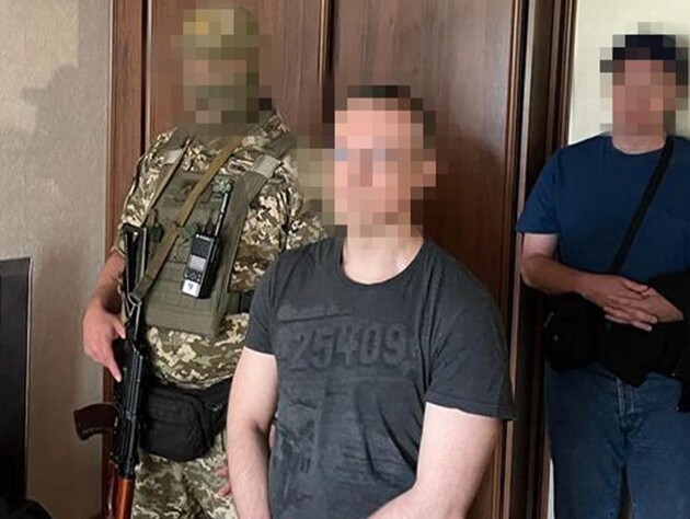 Экс-заместитель главы Службы судебной охраны Украины подозревается в незаконном вывозе уклонистов. Он сам сбежал в ЕС, выдав себя за волонтера