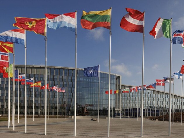 Країни НАТО зупинили участь у Договорі про звичайні збройні сили в Європі після виходу Росії