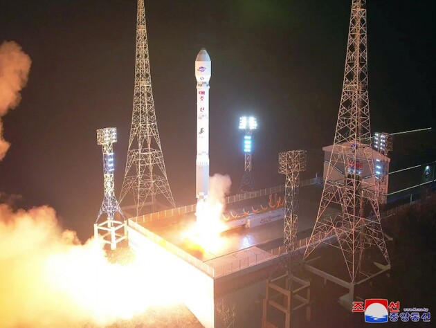 КНДР заявила о запуске спутника-шпиона. Фоторепортаж