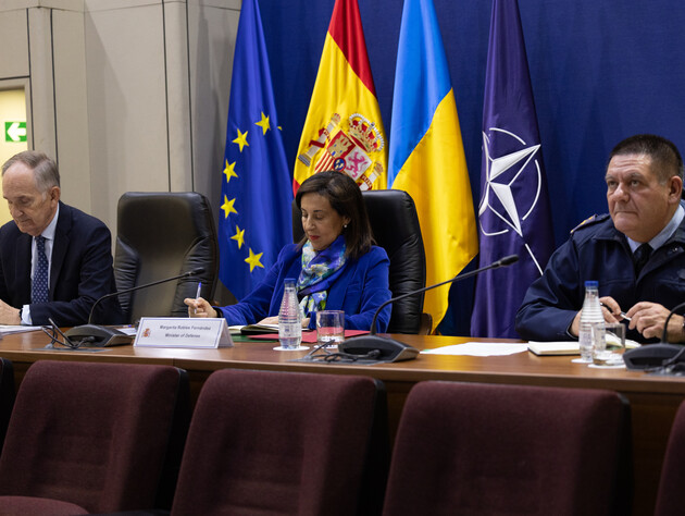 Іспанія передала Україні медикаменти й інструменти для польового шпиталю