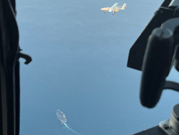 Американский истребитель перехватил иранский дрон над авианосцем США в Персидском заливе. Фото