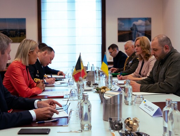 Умеров встретился с министром обороны Бельгии. Она подтвердила намерение предоставить Украине истребители F-16 в 2025 году