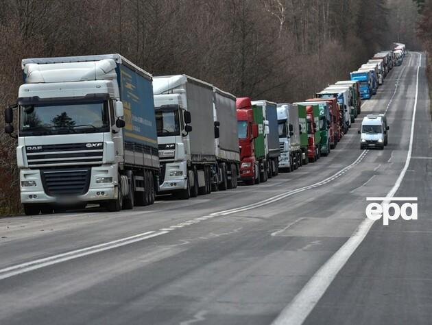 У Польщі через блокаду кордону в черзі в Україну стоїть уже майже 3,5 тис. вантажівок – ДПСУ