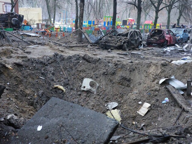 Игнат объяснил, почему российские ракеты, сбитые над Киевом, оставили глубокие воронки 