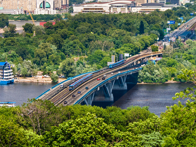 Директор київського метро Брагінський: Міст Метро, дійсно, знаходиться у важкому стані й потребує ремонту. Але нічого критичного там не відбувається