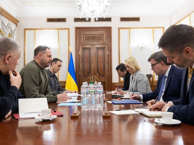 Ермак обсудил с представителями Госдепа США подготовку к четвертой международной встрече по украинской формуле мира в Давосе 14 января 