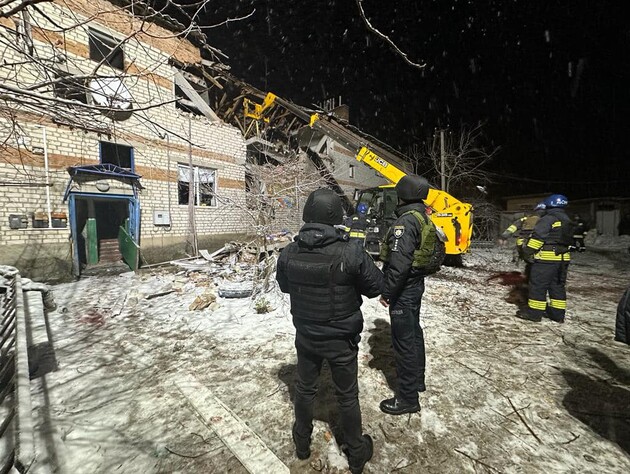 В Сумской области возросло число погибших из-за удара российского Shahed по жилому двухэтажному дому, из-под завалов достали тело мужчины – полиция