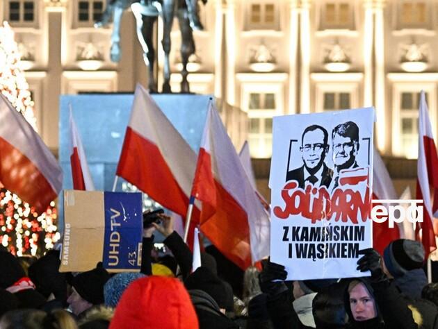 В Польше в президентском дворце задержаны экс-глава МВД и его заместитель. В Варшаве вспыхнули протесты