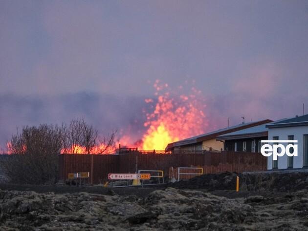 В Ісландії, де вивергається вулкан, лава досягла міста Ґріндавік. Почалися пожежі