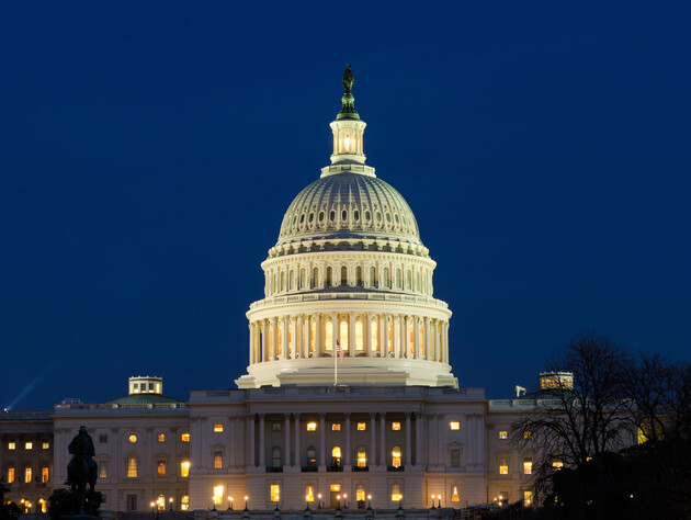 Сенат США одобрил законопроект для предотвращения шатдауна. После его принятия Конгресс рассмотрит помощь Украине, сообщил лидер демократов
