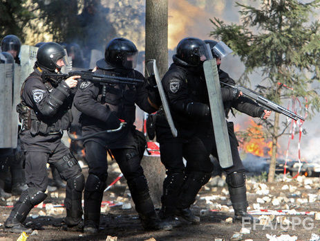 Экс-бойцы "Беркута", подозреваемые в убийствах на Майдане, могут выйти на свободу из-за срывов суда – адвокат