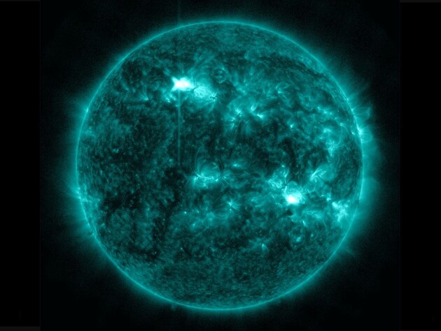 Астрономи зафіксували рідкісне явище – симетричні спалахи на Сонці