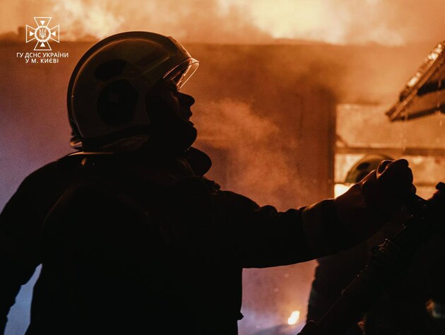 Харьков атакован дронами Shahed, в городе в третий раз за день раздались взрывы, возник пожар в жилой застройке