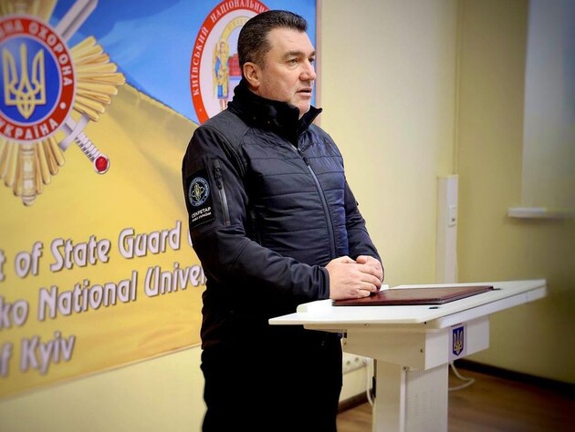 Данилов сообщил, что на войне погиб его племянник и был ранен крестник