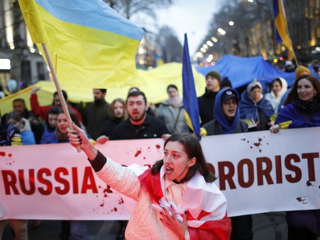 Stand With Ukraine. У десятках країн відбулися акції на підтримку України. Фоторепортаж