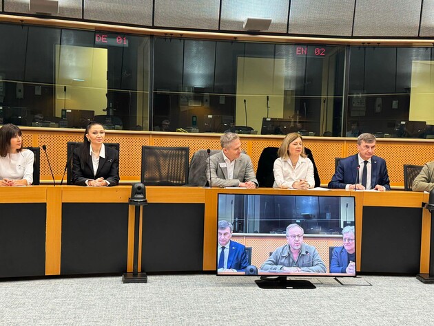 В Европарламенте презентовали новый проект против российской пропаганды, частью которого стал канал Gordon live