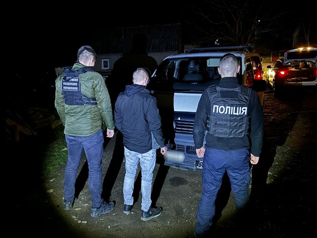 Пограничники с использованием оружия и беспилотника задержали троих украинцев, которые шли в Словакию – ГПСУ