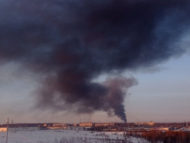 За два дні атаки дронів торкнулися 12% нафтопереробних потужностей Росії – Bloomberg