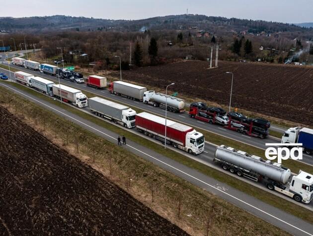 Польські фермери зняли блокаду на одному з пунктів пропуску на кордоні з Україною
